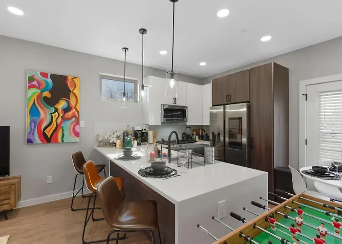 A La Mode 2bd Townhouse 7th St Walkable