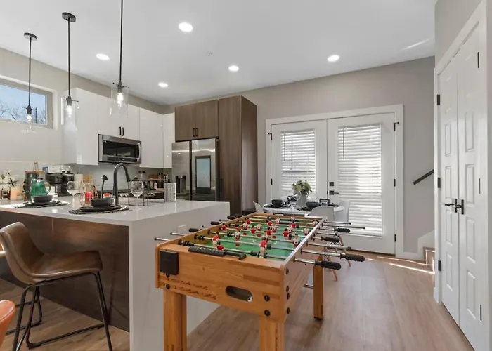 Holiday home A La Mode 2bd Townhouse 7th St Walkable