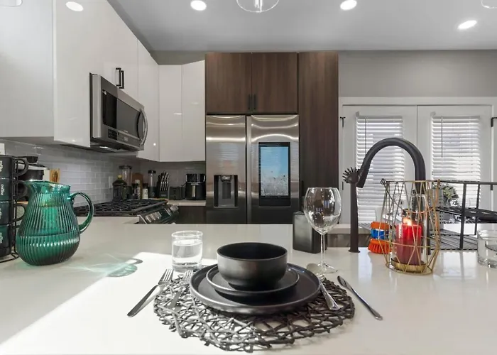 A La Mode 2bd Townhouse 7th St Walkable