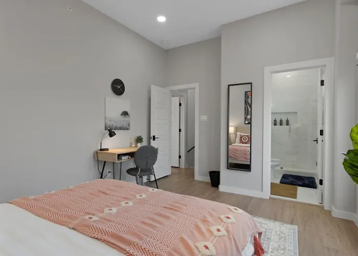 A La Mode 2bd Townhouse 7th St Walkable Holiday home Fort Worth