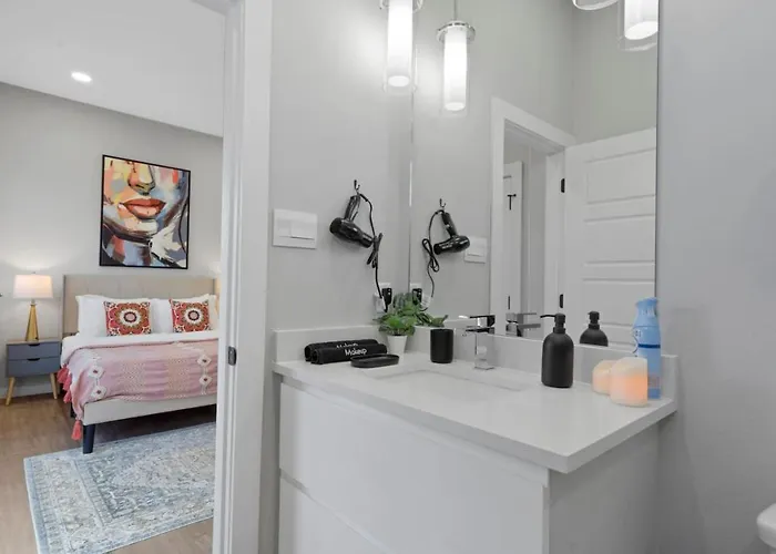 Holiday home A La Mode 2bd Townhouse 7th St Walkable Fort Worth