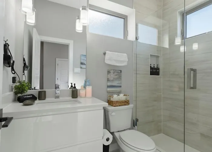 A La Mode 2bd Townhouse 7th St Walkable Holiday home *