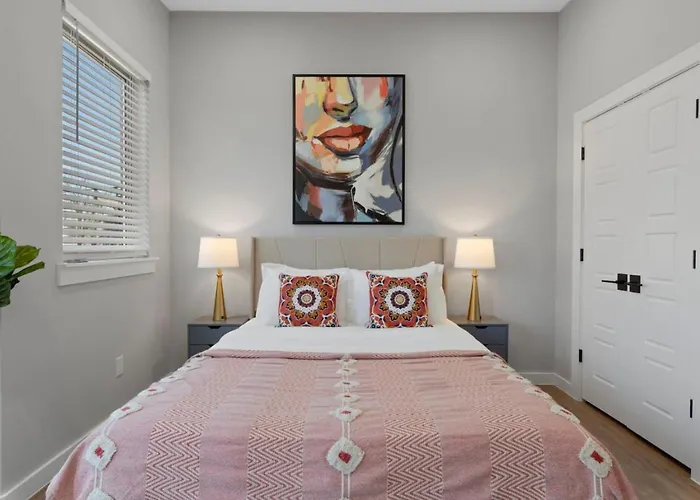 A La Mode 2bd Townhouse 7th St Walkable Holiday home Fort Worth