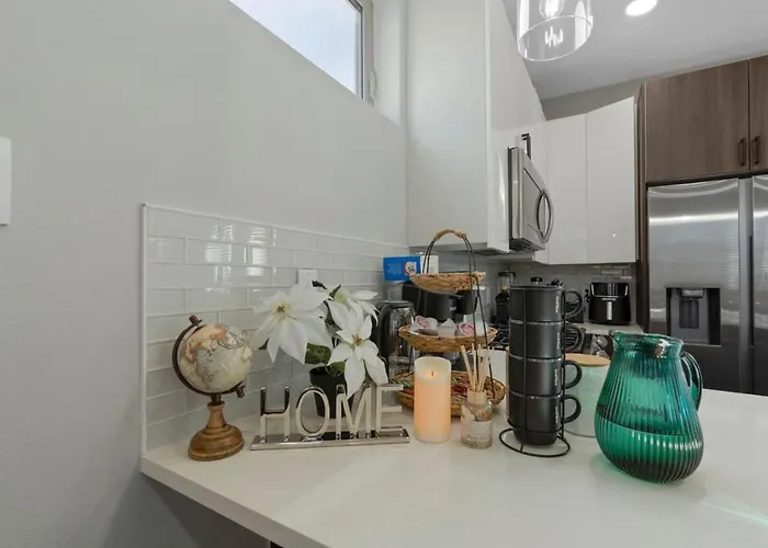 Holiday home A La Mode 2bd Townhouse 7th St Walkable