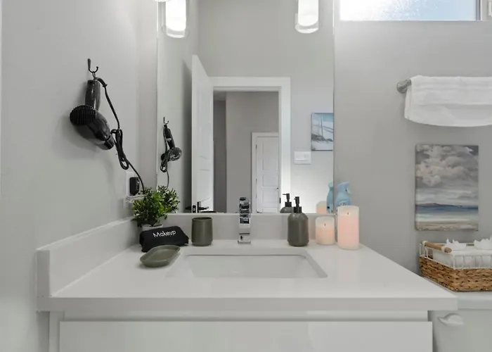 Holiday home A La Mode 2bd Townhouse 7th St Walkable